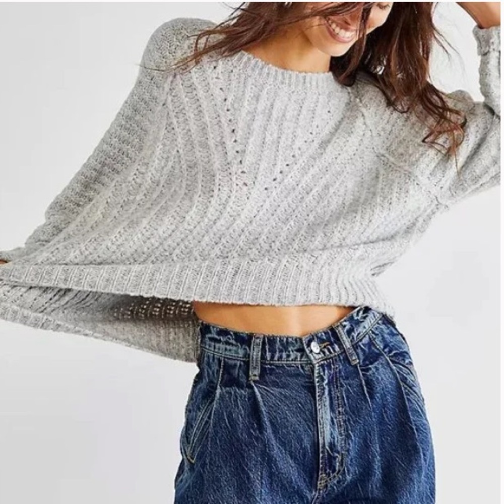 ✨NWT ✨ FREE PEOPLE Carter Sweater in L So Adorable  fits like a Marge ✨🌻